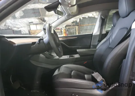 2024 Tesla Model Y из США, поврежденный, VIN 7SAYGDEE4RF154576